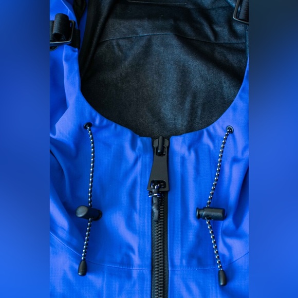 The North Face Black Series Mountain Light Coat (2020) - Picture 7 of 10